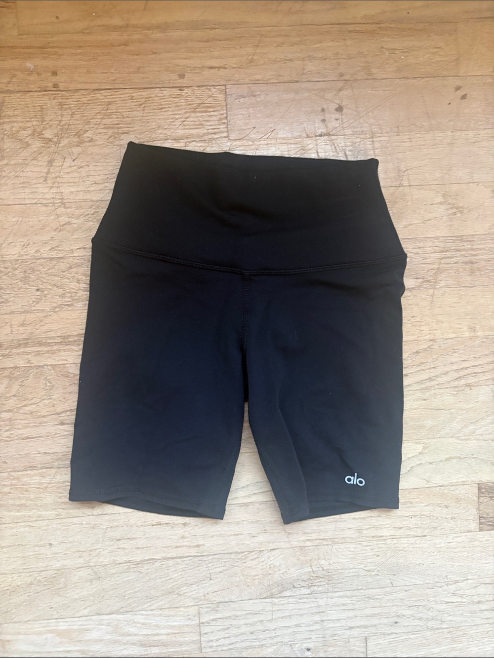 ALO Yoga 7 in High-waist biker shorts